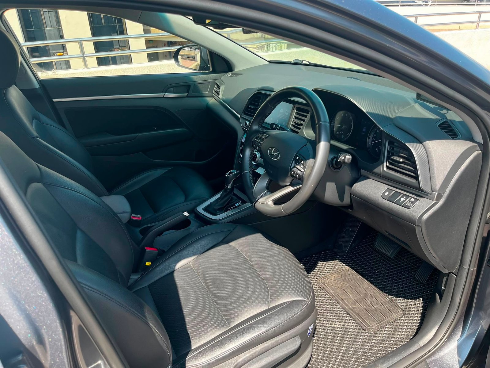 Hyundai Avante 1.6 GLS photo 7